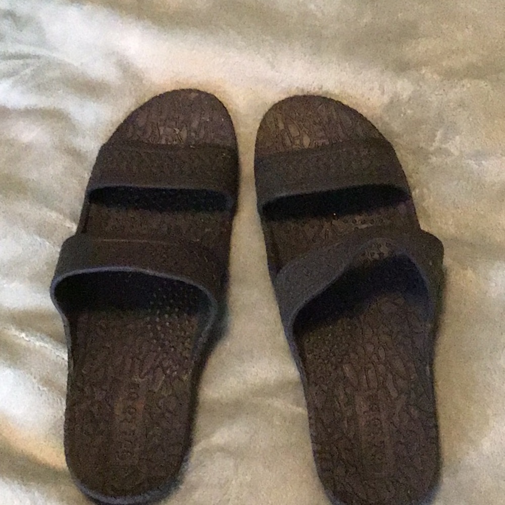 Black jandals